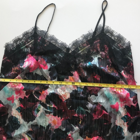 ⛔️K Lab Lace Cami Tank Top - Picture 7 of 8